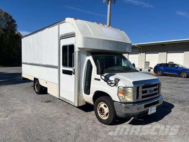 Ford E-350 Kofferaufbau