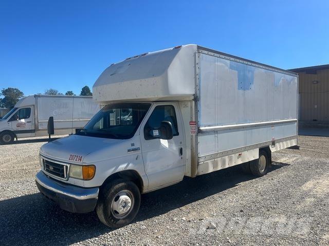 Ford E-350 Kastenwagen