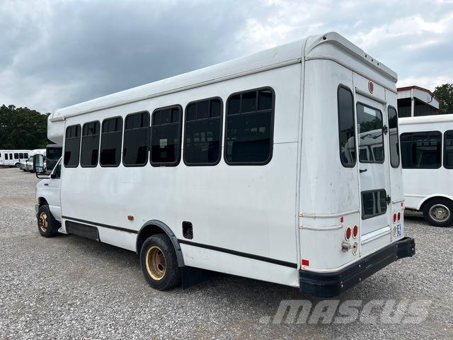 Ford E-450 Minibusse