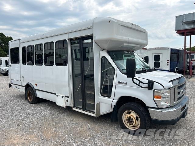 Ford E-450 Minibusse