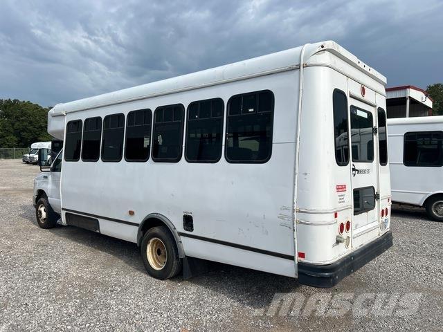 Ford E-450 Minibusse