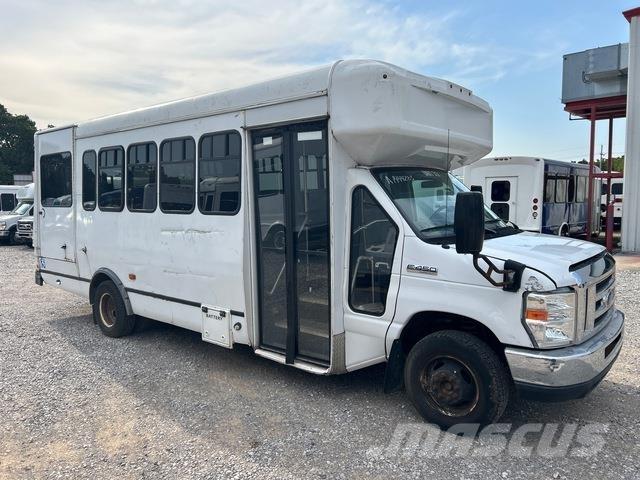 Ford E-450 Minibusse