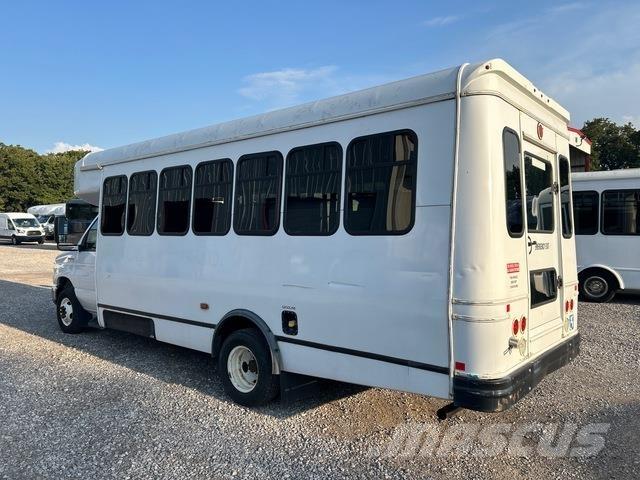 Ford E-450 Minibusse