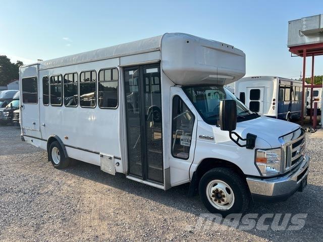 Ford E-450 Minibusse