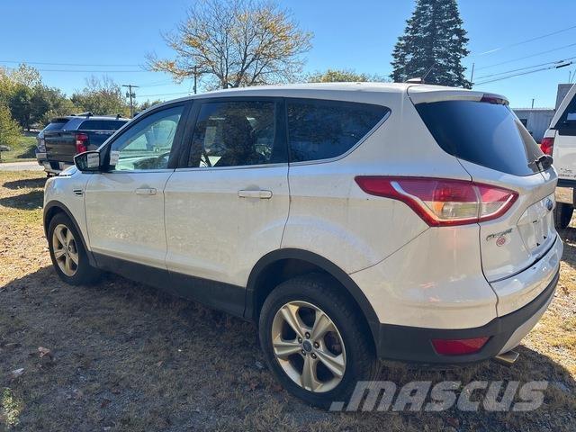 Ford Escape PKWs