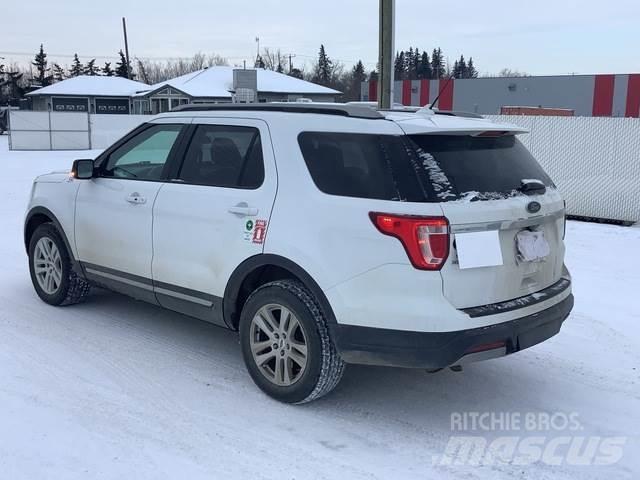 Ford Explorer PKWs