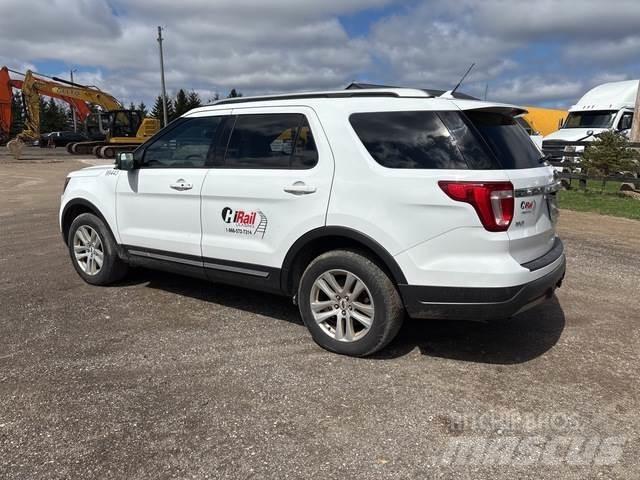 Ford Explorer PKWs