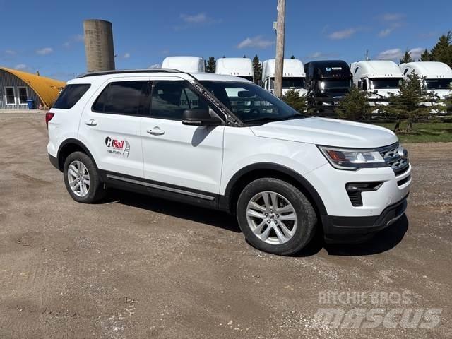 Ford Explorer PKWs