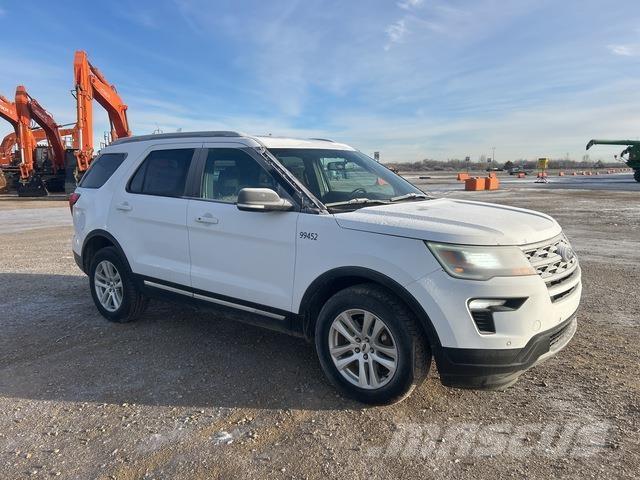 Ford Explorer PKWs