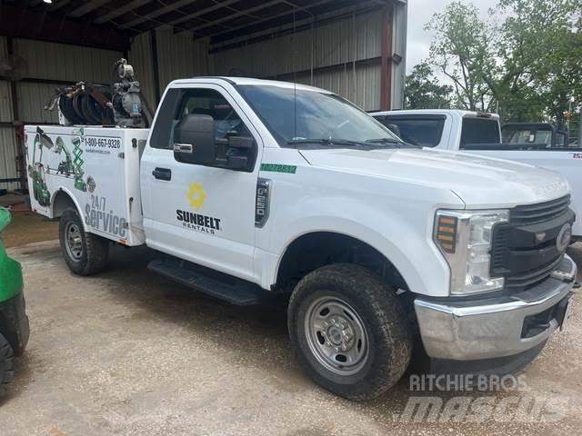 Ford F-250 Sonstige Baumaschinen