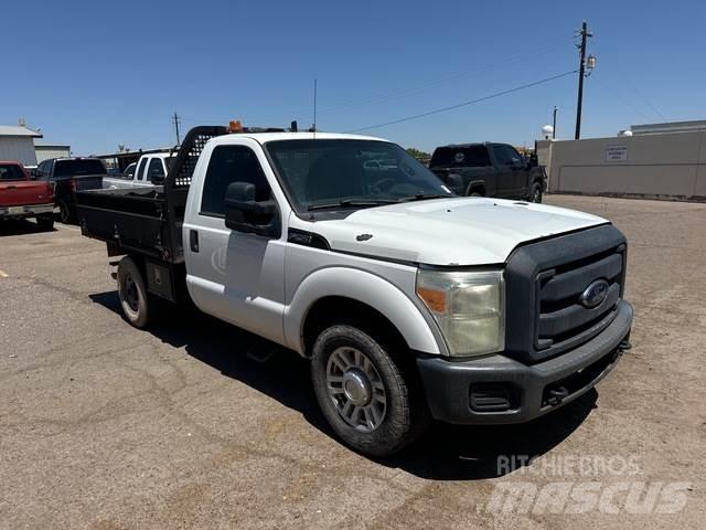 Ford F-250 Pritschenwagen/Pritschenwagen mit Seitenklappe