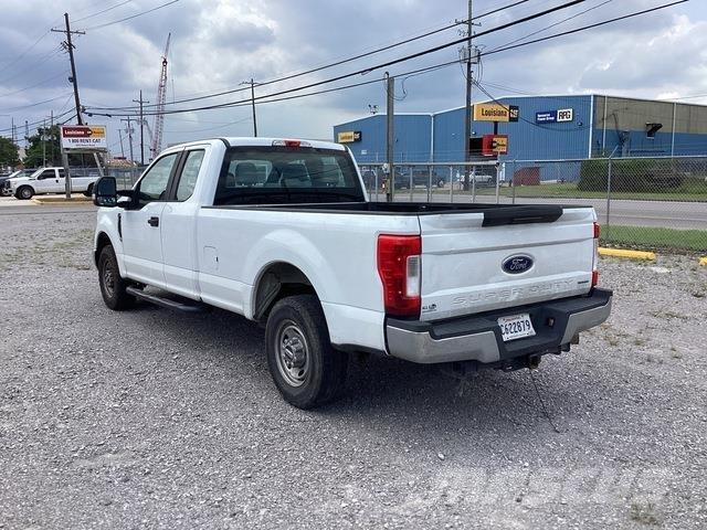 Ford F-250 Pickup/Pritschenwagen