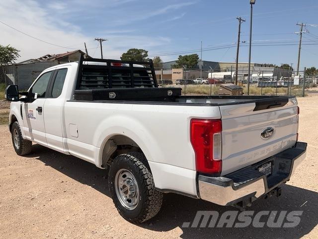 Ford F-250 Pickup/Pritschenwagen