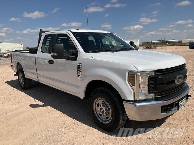 Ford F-250 Pickup/Pritschenwagen