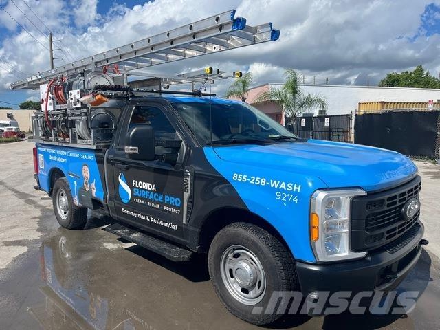 Ford F-250 Sonstige Baumaschinen