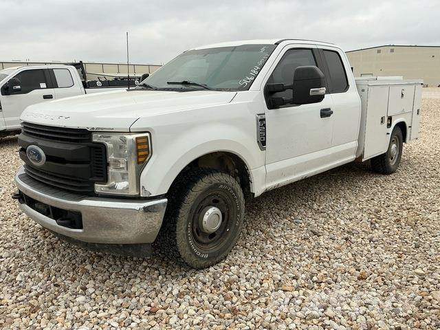 Ford F-250 Pickup/Pritschenwagen