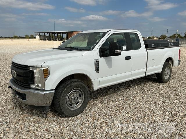 Ford F-250 Pickup/Pritschenwagen