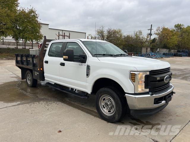 Ford F-250 Pritschenwagen/Pritschenwagen mit Seitenklappe