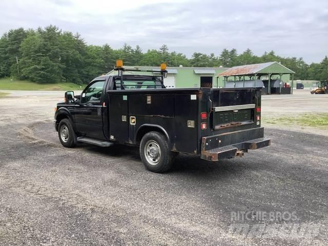 Ford F-350 Pickup/Pritschenwagen