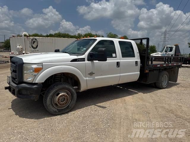 Ford F-350 Pritschenwagen/Pritschenwagen mit Seitenklappe