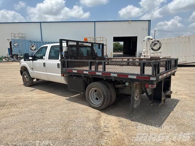 Ford F-350 Pritschenwagen/Pritschenwagen mit Seitenklappe