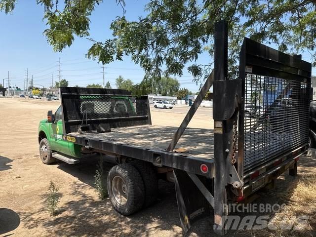 Ford F-350 Pritschenwagen/Pritschenwagen mit Seitenklappe