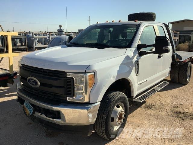 Ford F-350 Pritschenwagen/Pritschenwagen mit Seitenklappe