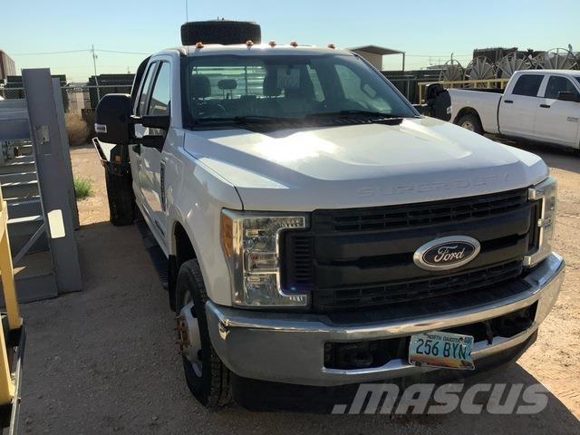 Ford F-350 Pritschenwagen/Pritschenwagen mit Seitenklappe