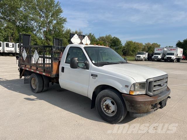 Ford F-350 Pritschenwagen/Pritschenwagen mit Seitenklappe