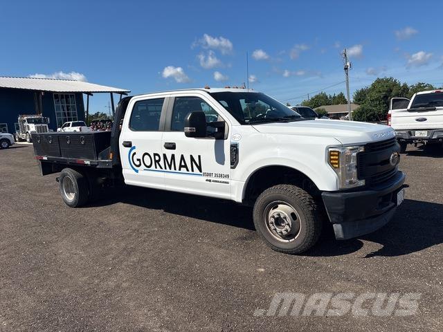 Ford F-350 Pritschenwagen/Pritschenwagen mit Seitenklappe