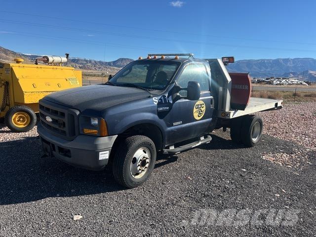 Ford F-350 Pritschenwagen/Pritschenwagen mit Seitenklappe