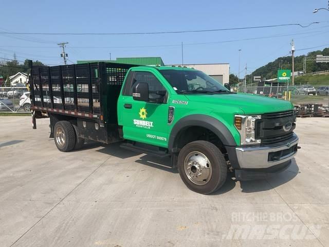 Ford F-450 Pritschenwagen/Pritschenwagen mit Seitenklappe