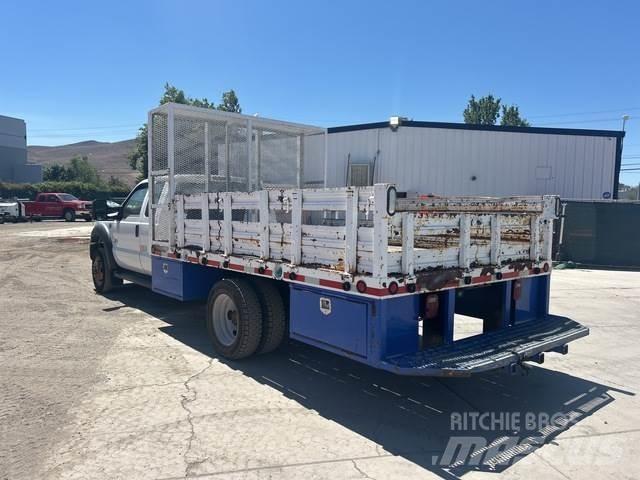 Ford F-450 Pritschenwagen/Pritschenwagen mit Seitenklappe