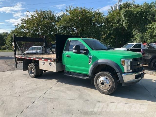 Ford F-450 Pritschenwagen/Pritschenwagen mit Seitenklappe