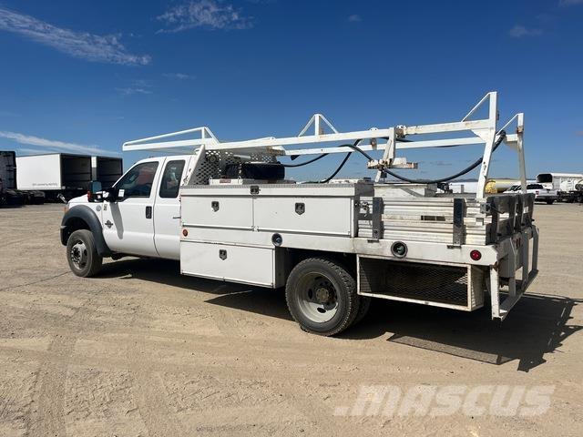 Ford F-450 Pritschenwagen/Pritschenwagen mit Seitenklappe