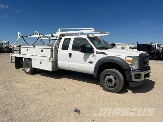 Ford F-450 Pritschenwagen/Pritschenwagen mit Seitenklappe