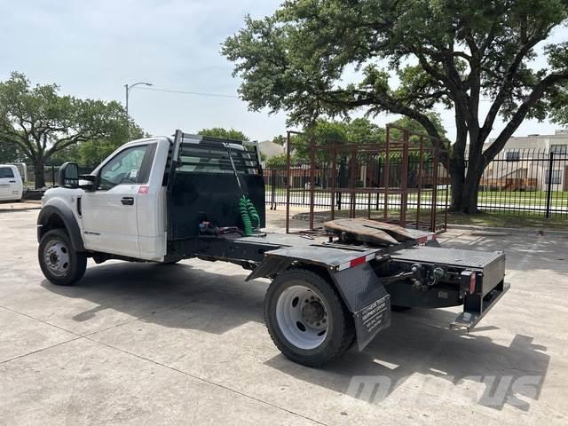 Ford F-550 Dumper - Knickgelenk