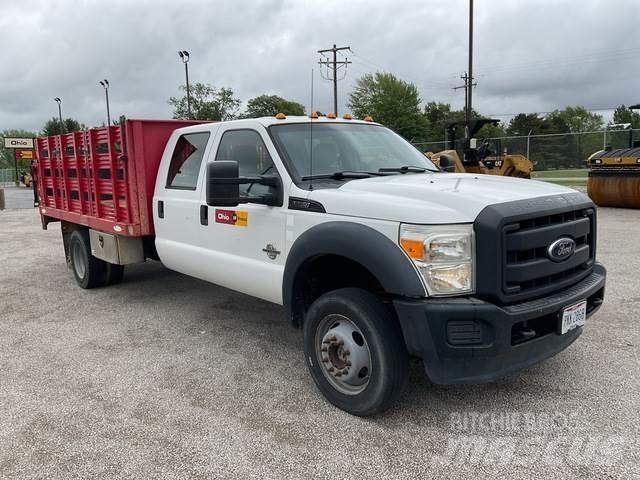 Ford F-550 Pritschenwagen/Pritschenwagen mit Seitenklappe