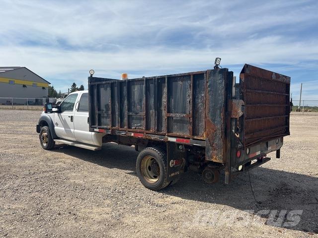 Ford F-550 Pritschenwagen/Pritschenwagen mit Seitenklappe