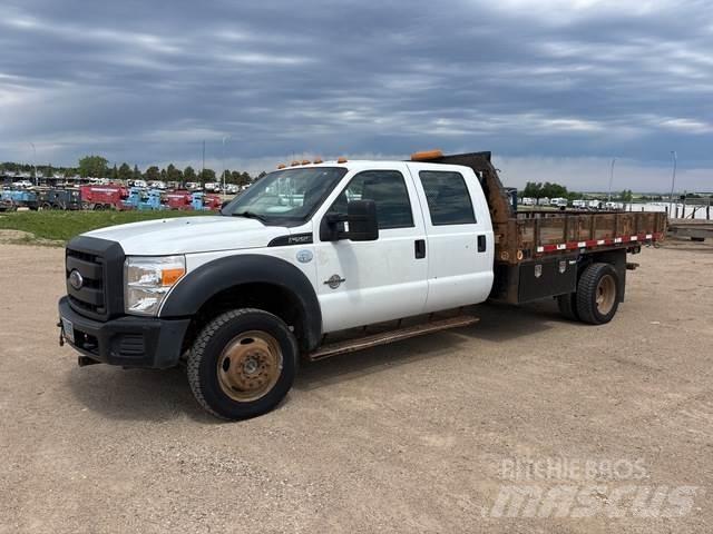 Ford F-550 Pritschenwagen/Pritschenwagen mit Seitenklappe