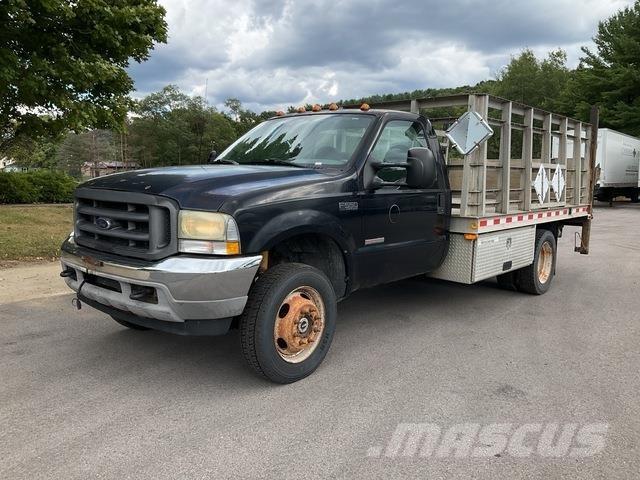 Ford F-550 Pritschenwagen/Pritschenwagen mit Seitenklappe