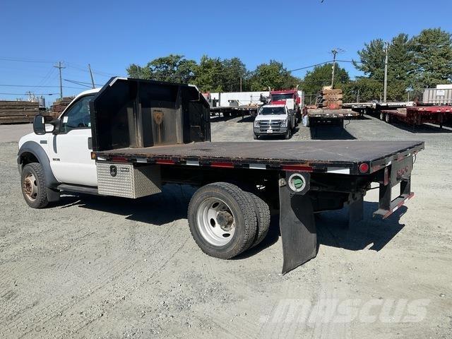 Ford F-550 Pritschenwagen/Pritschenwagen mit Seitenklappe