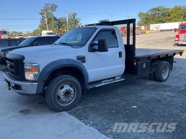 Ford F-550 Pritschenwagen/Pritschenwagen mit Seitenklappe