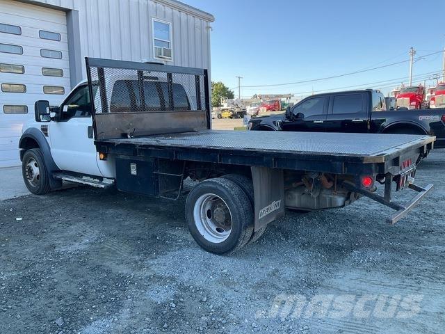 Ford F-550 Pritschenwagen/Pritschenwagen mit Seitenklappe