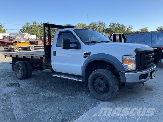 Ford F-550 Pritschenwagen/Pritschenwagen mit Seitenklappe