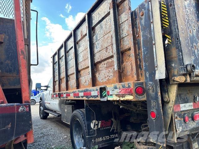 Ford F-550 Pritschenwagen/Pritschenwagen mit Seitenklappe