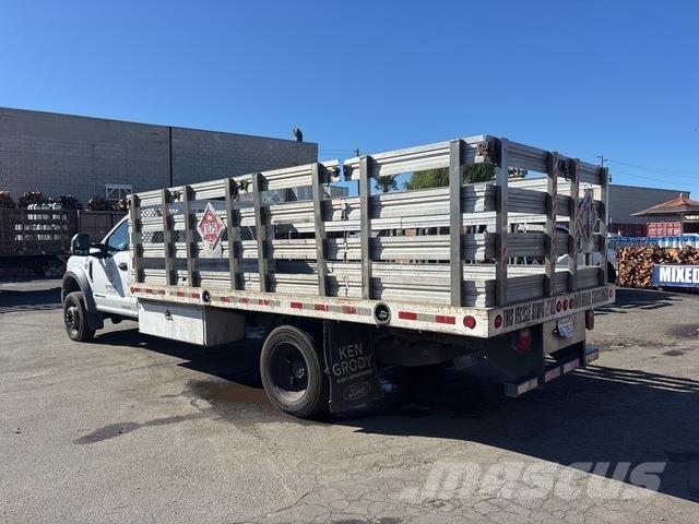 Ford F-550 Pritschenwagen/Pritschenwagen mit Seitenklappe