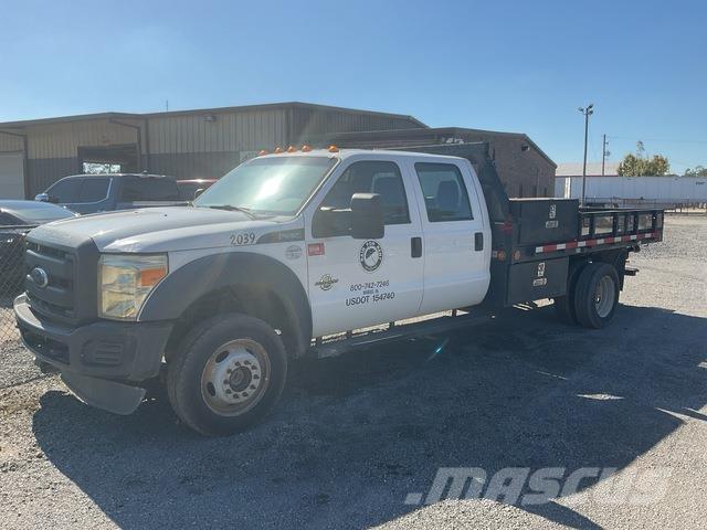 Ford F-550 Pritschenwagen/Pritschenwagen mit Seitenklappe