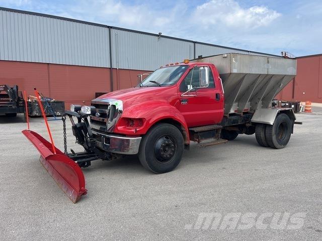 Ford F-650 Schneeschilde und -pflüge