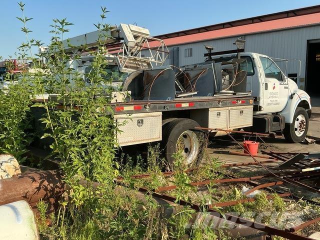 Ford F-650 Pritschenwagen/Pritschenwagen mit Seitenklappe